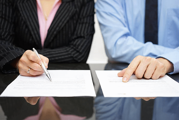 Top Benefits of Using Professional Official Translation Services